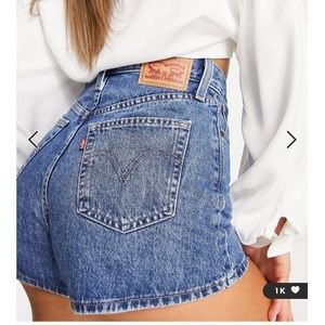 Levi’s high-waisted mom shorts size 28